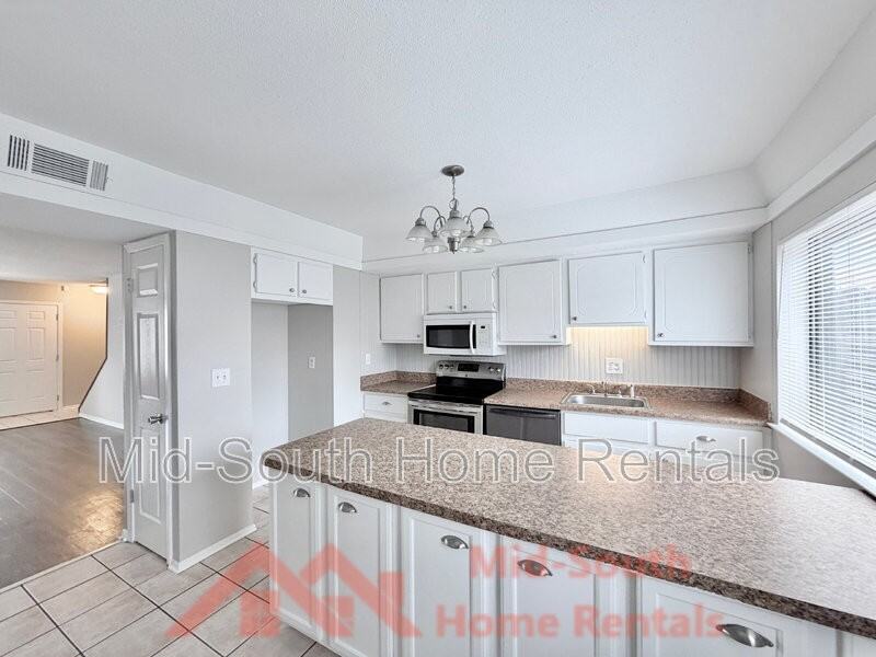 1869 Poplar Woods Cir E - Photo 7 of 20