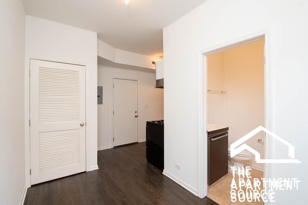 5054 N Winthrop Ave #311 - Photo 3 of 8