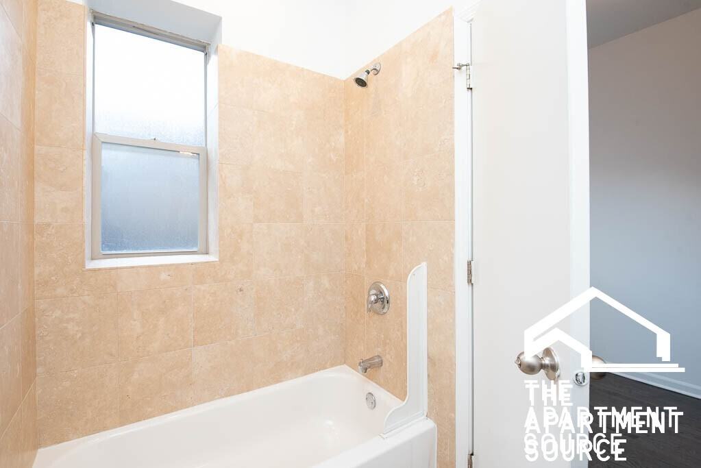 5054 N Winthrop Ave #311 - Photo 7 of 8