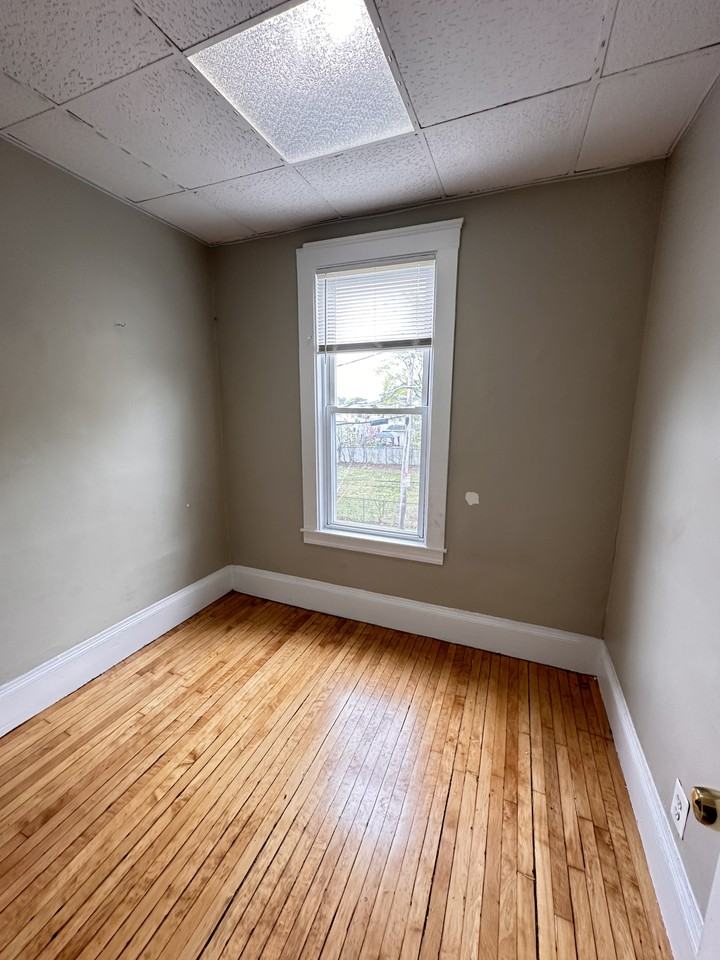 194 Washington St #2 - Photo 3 of 12
