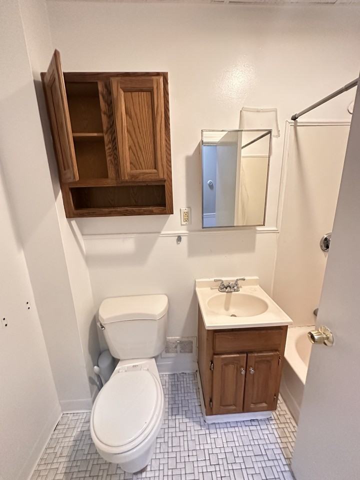 194 Washington St #2 - Photo 5 of 12