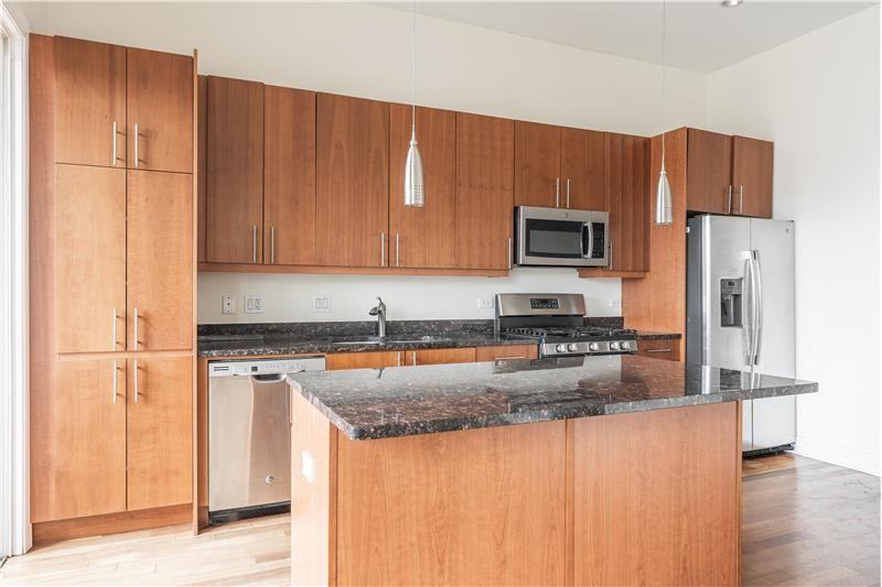 1354 W Augusta Blvd #202
