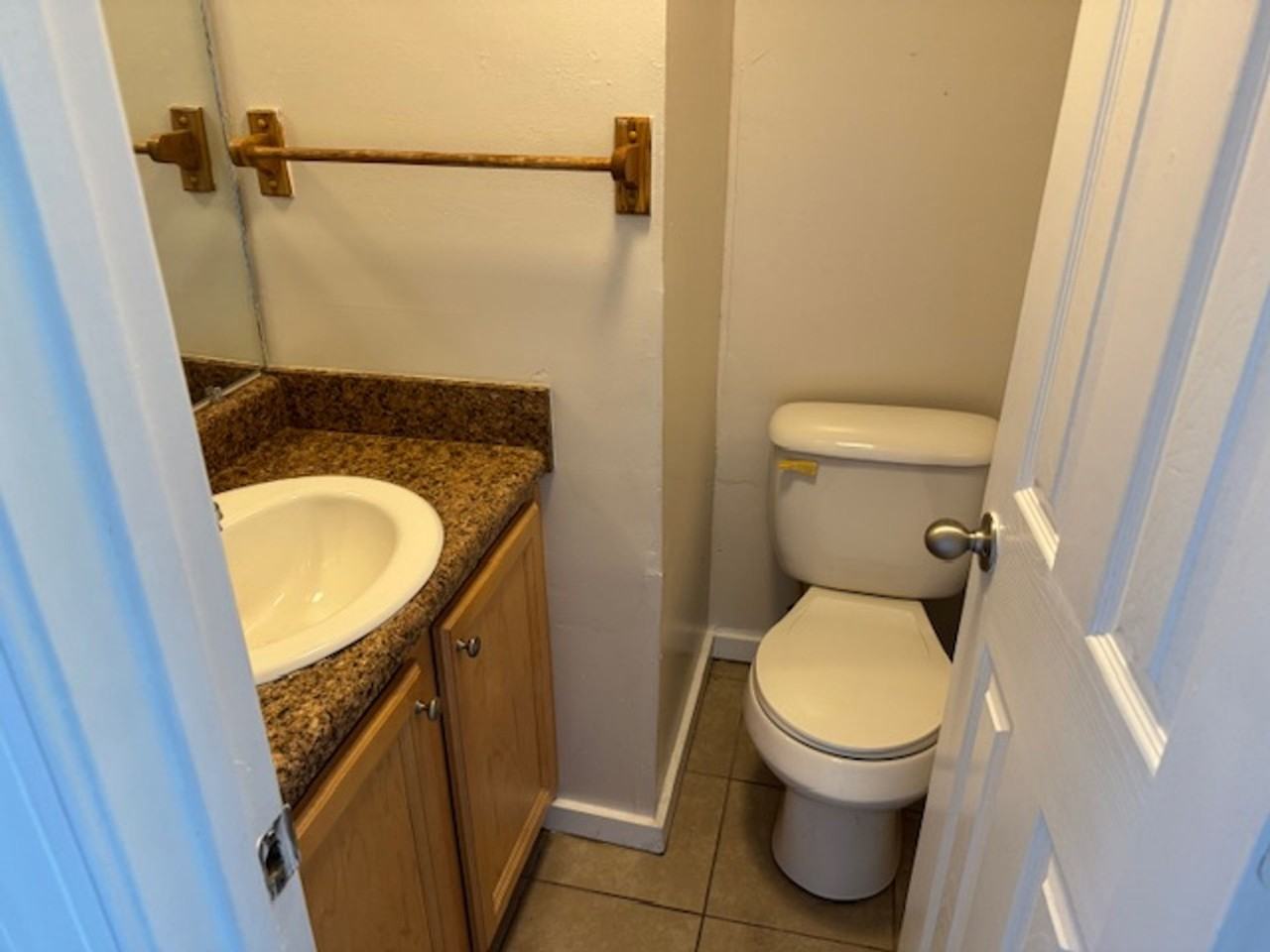 Pine Villa Town Houses - Photo 4 of 7