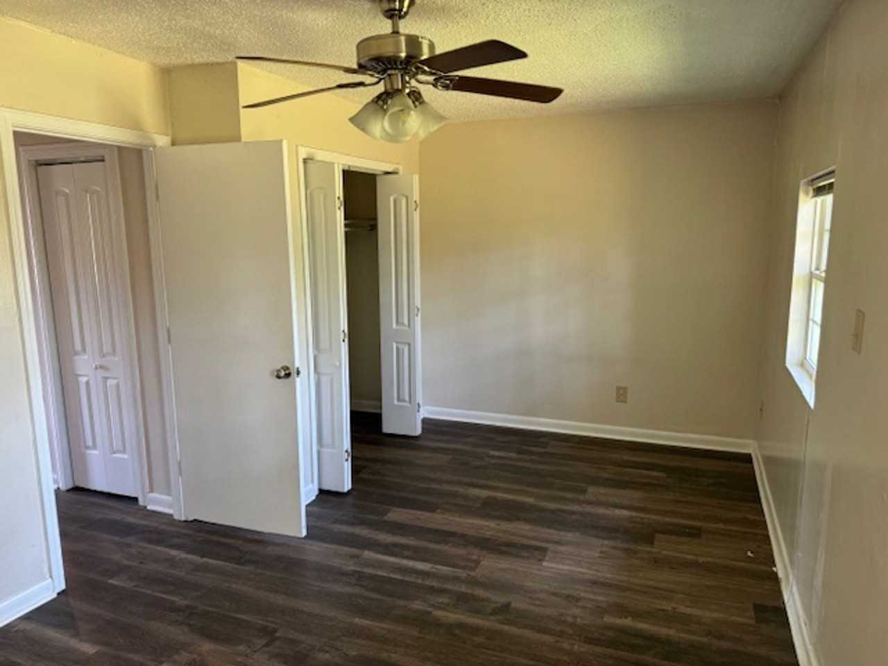 Pine Villa Town Houses - Photo 5 of 7