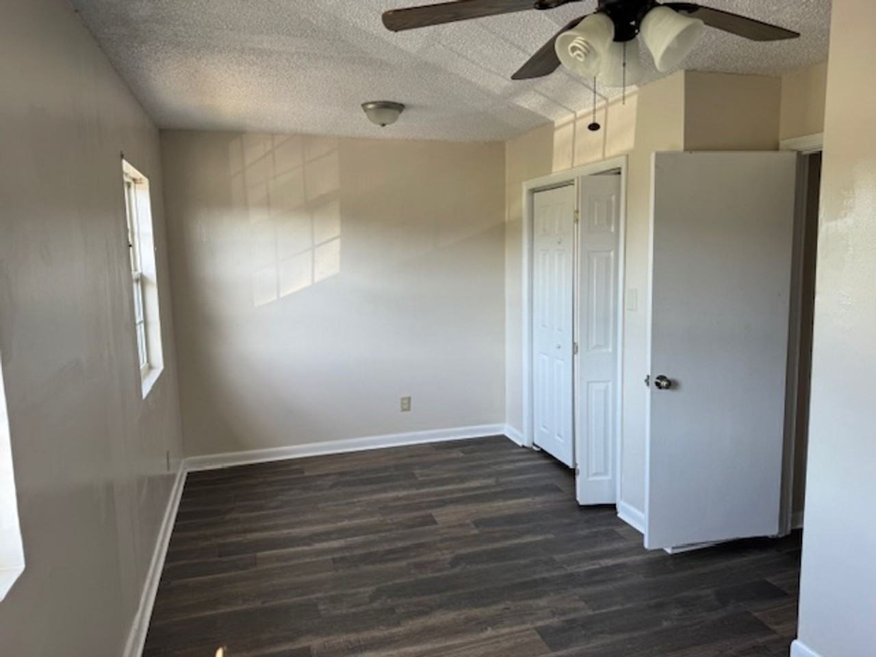 Pine Villa Town Houses - Photo 6 of 7