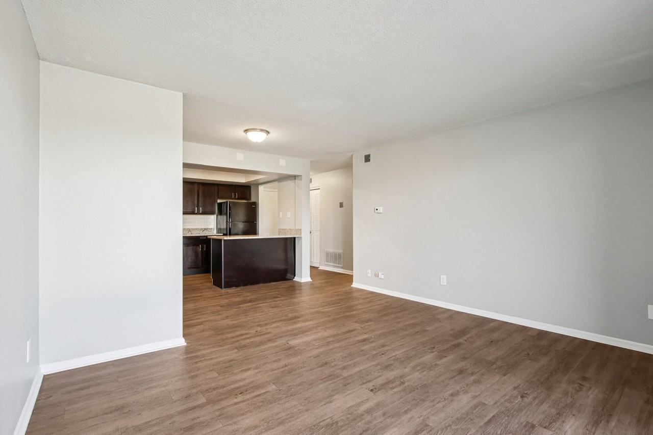 Edgewater Apartments - Photo 7 of 22