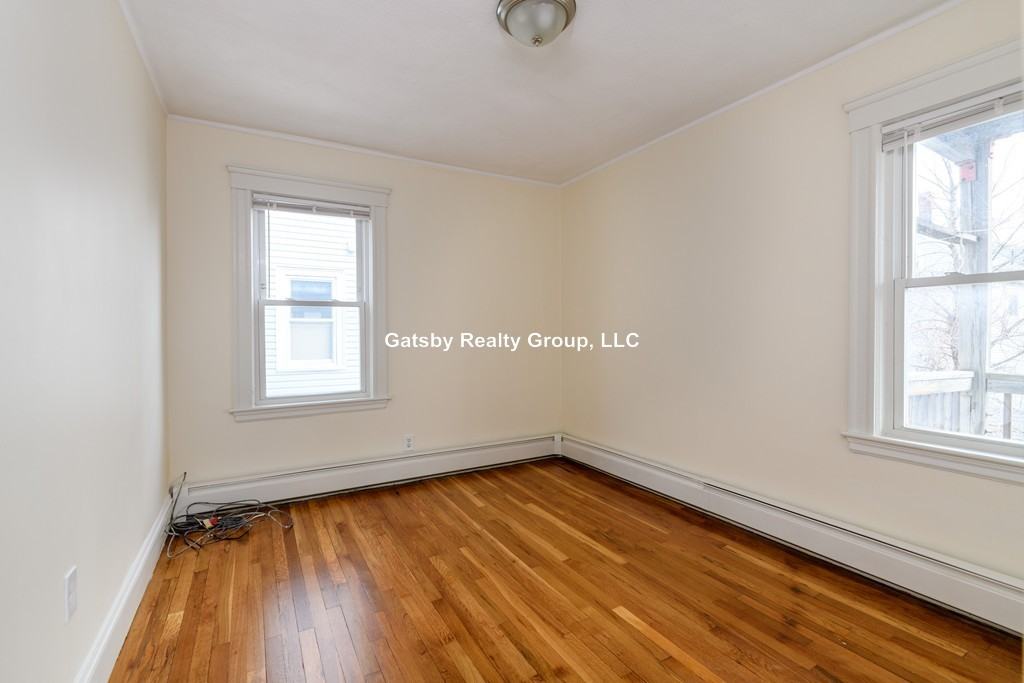 305 Hurley St #2 - Photo 7 of 9