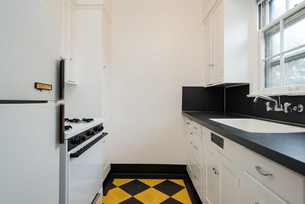 5475 Ne Sandycrest Ter #2 - Photo 6 of 24