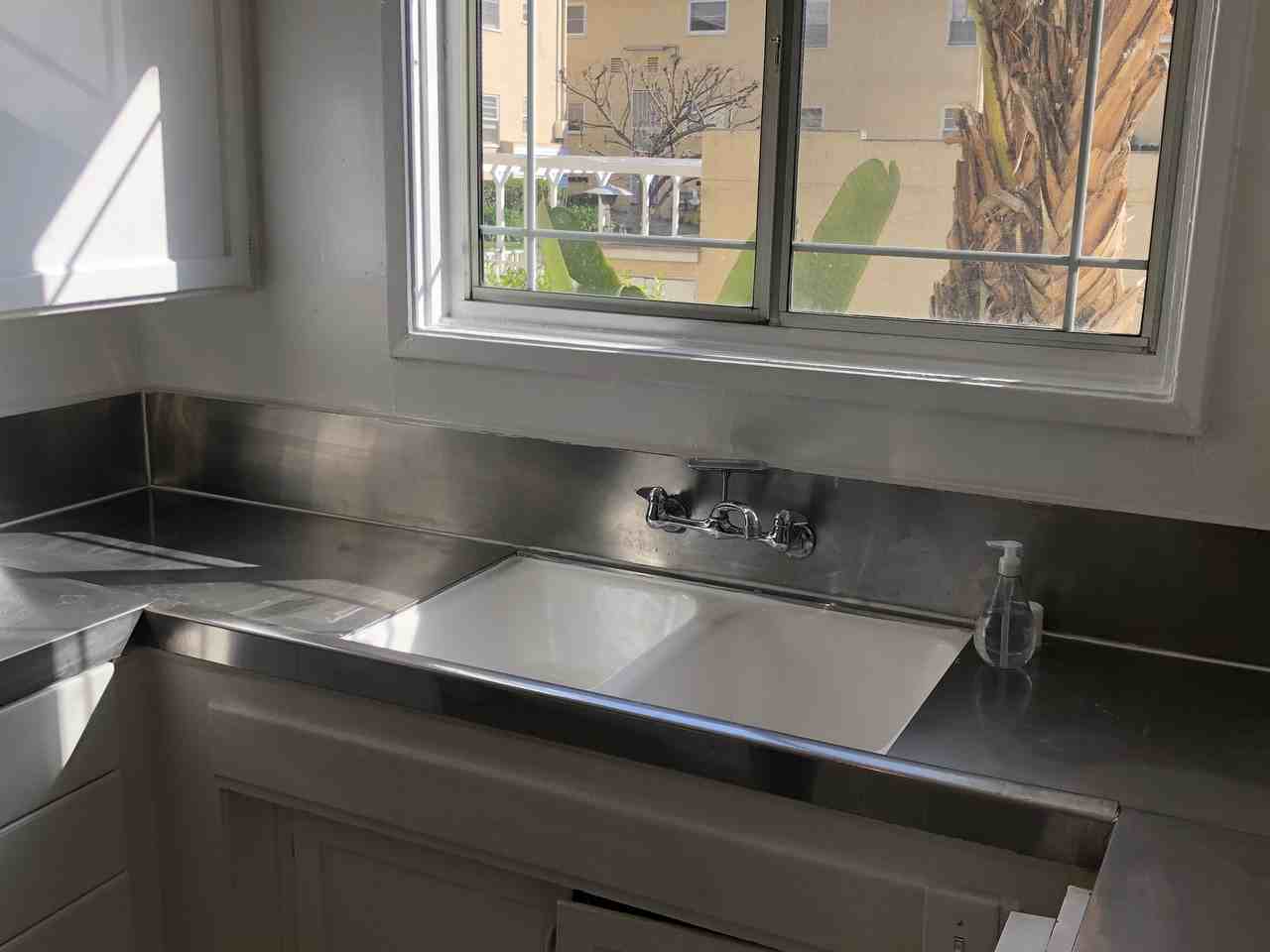 Silverlake Garden Apartments - Photo 5 of 50