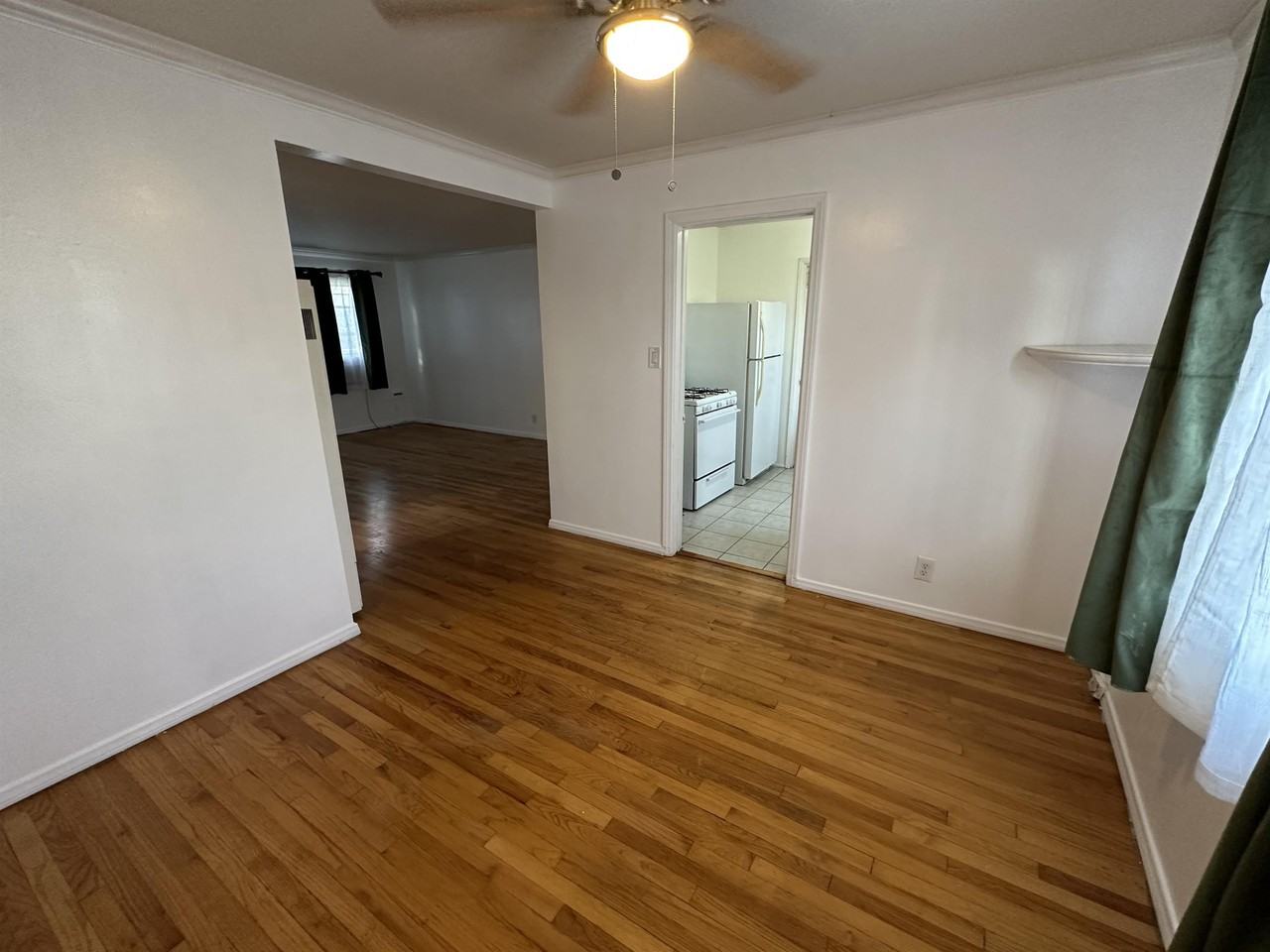 Silverlake Garden Apartments - Photo 7 of 50