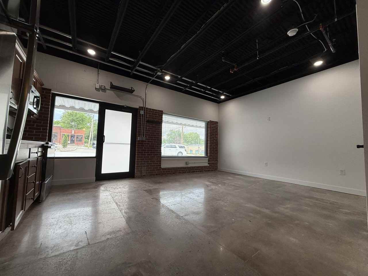 5th & Walnut - Apartments - Photo 3 of 18