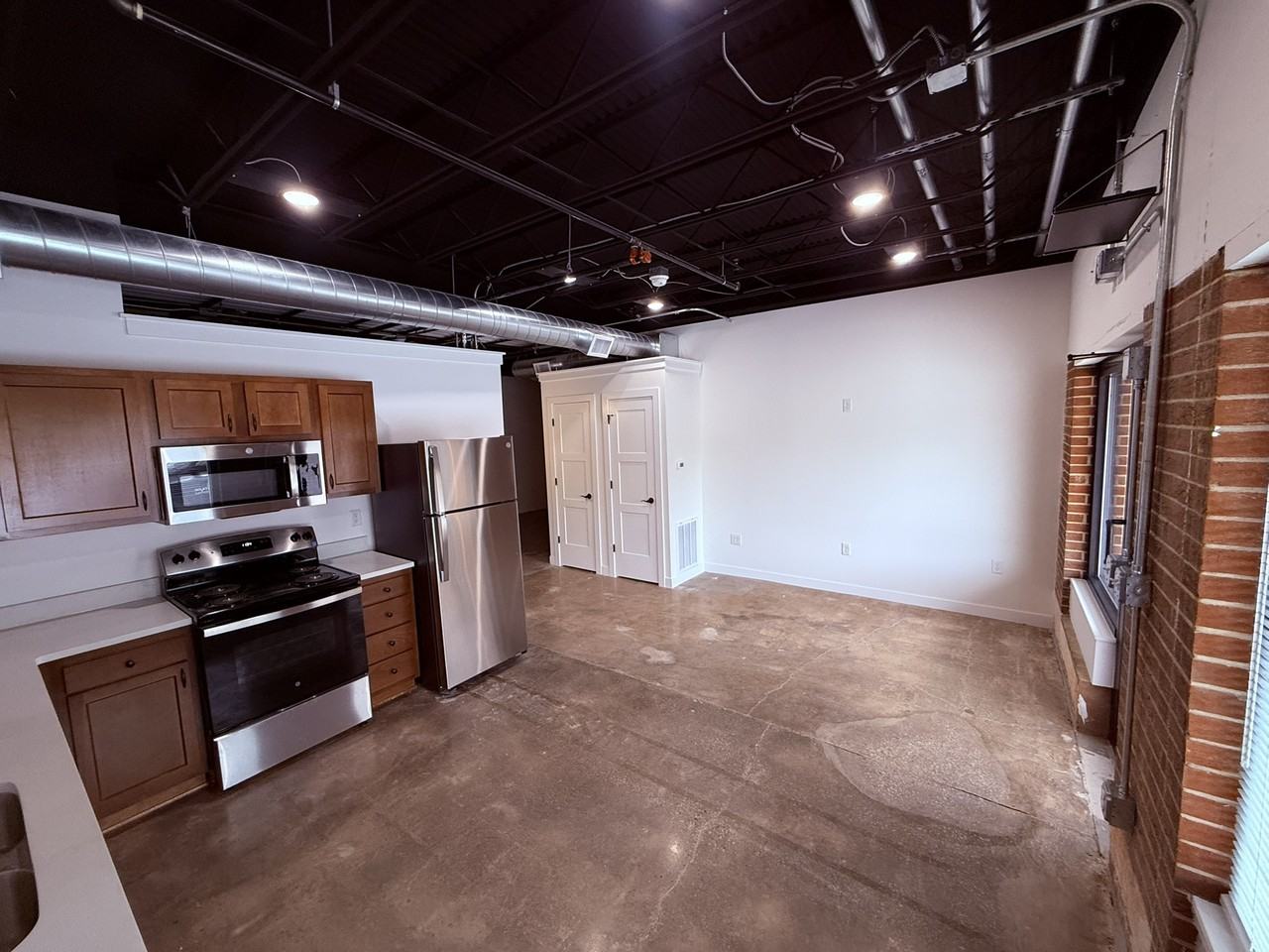 5th & Walnut - Apartments - Photo 3 of 9