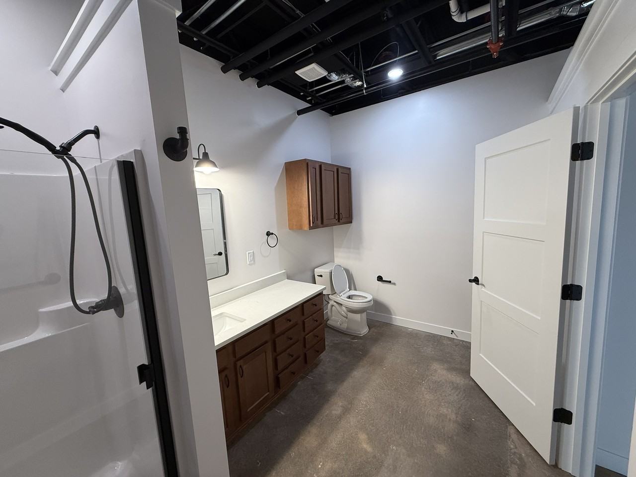 5th & Walnut - Apartments - Photo 6 of 9