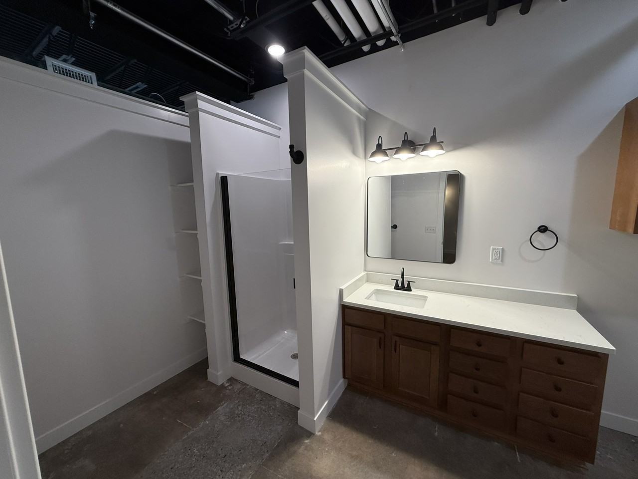 5th & Walnut - Apartments - Photo 7 of 9