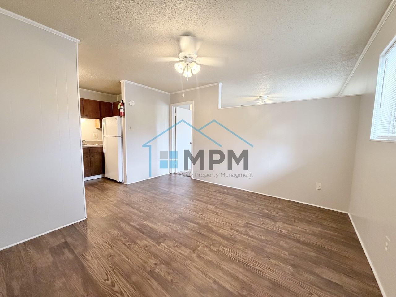 415 Gulpha Drive - Photo 2 of 23