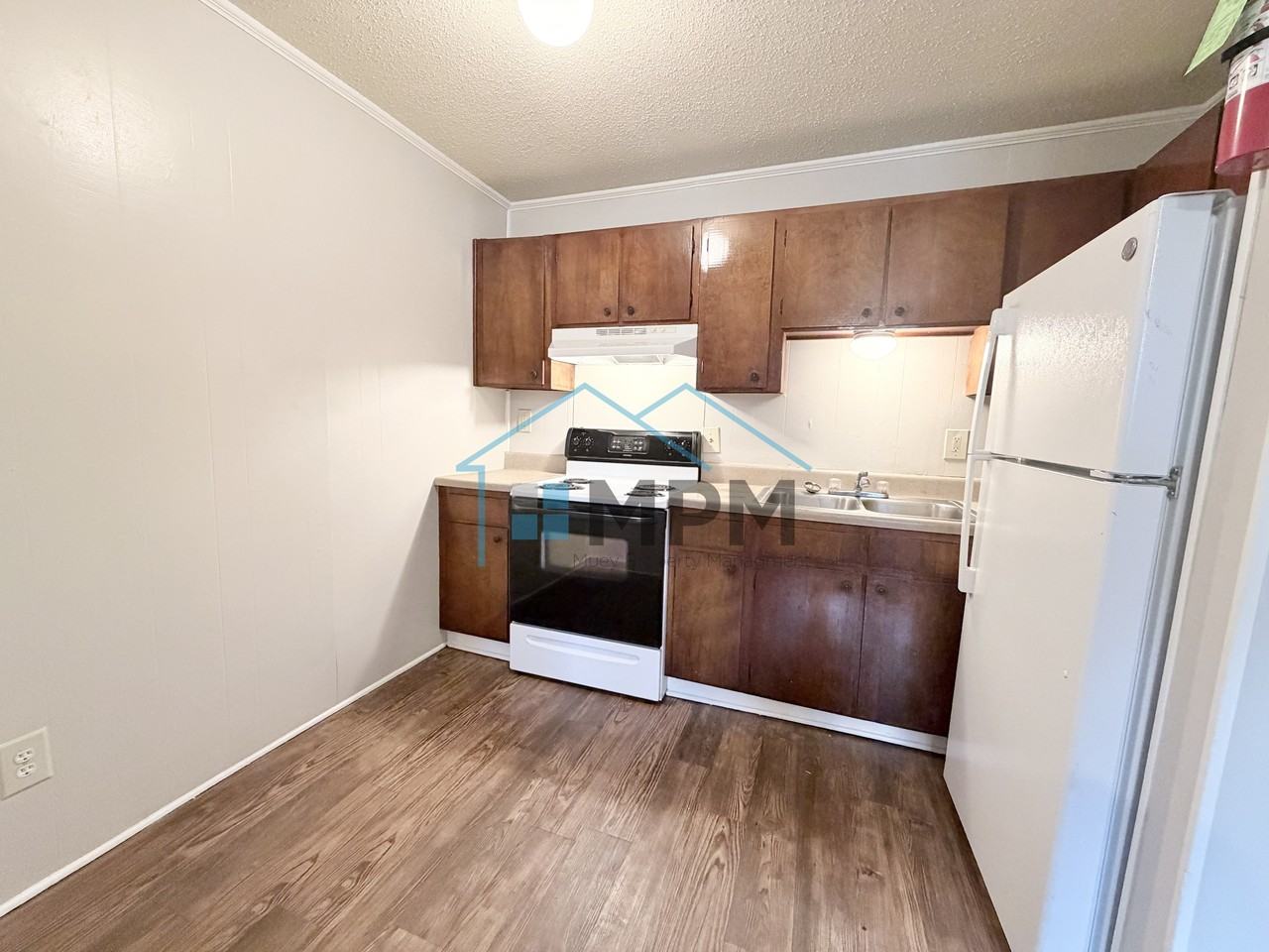 415 Gulpha Drive - Photo 5 of 23