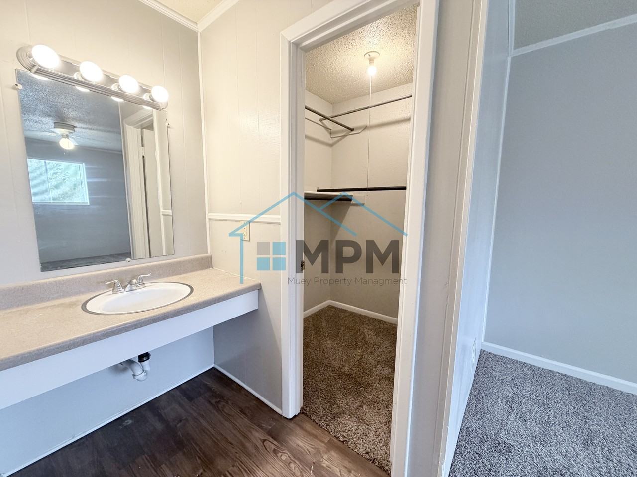 415 Gulpha Drive - Photo 6 of 23