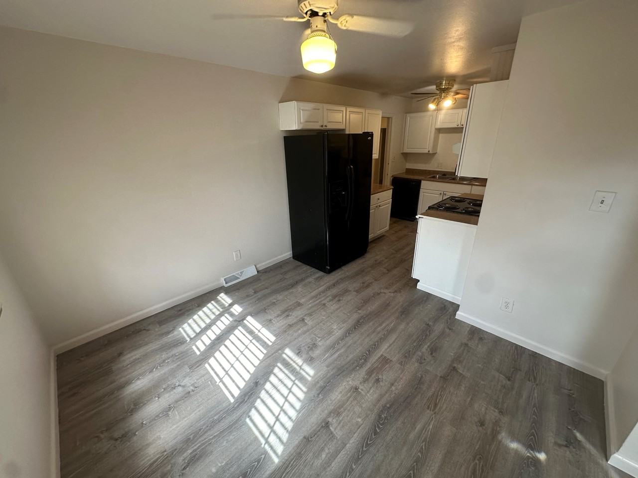 4638 Swadley Street - Photo 5 of 20
