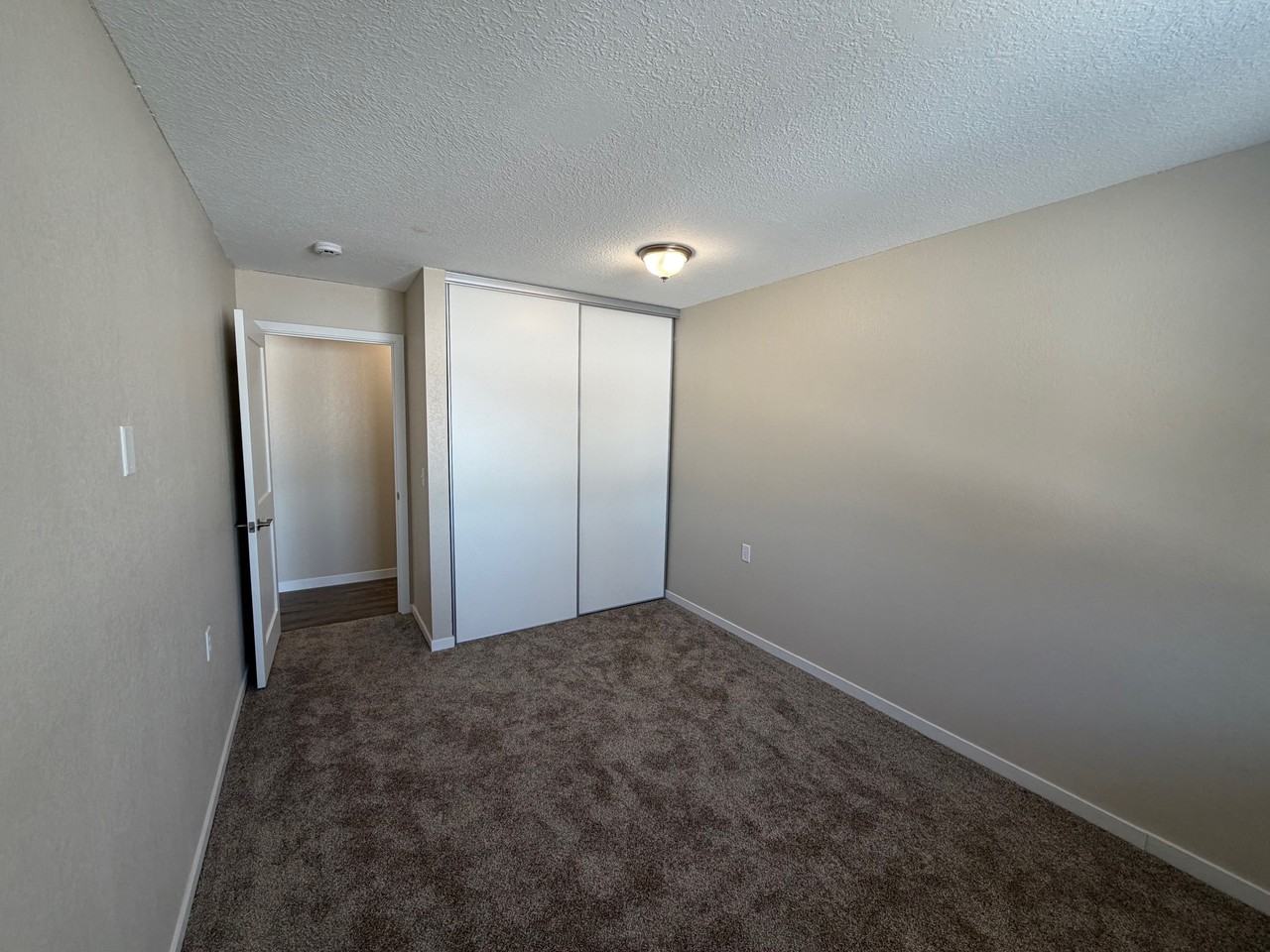 Lakeside Villa Apartments - Photo 3 of 15