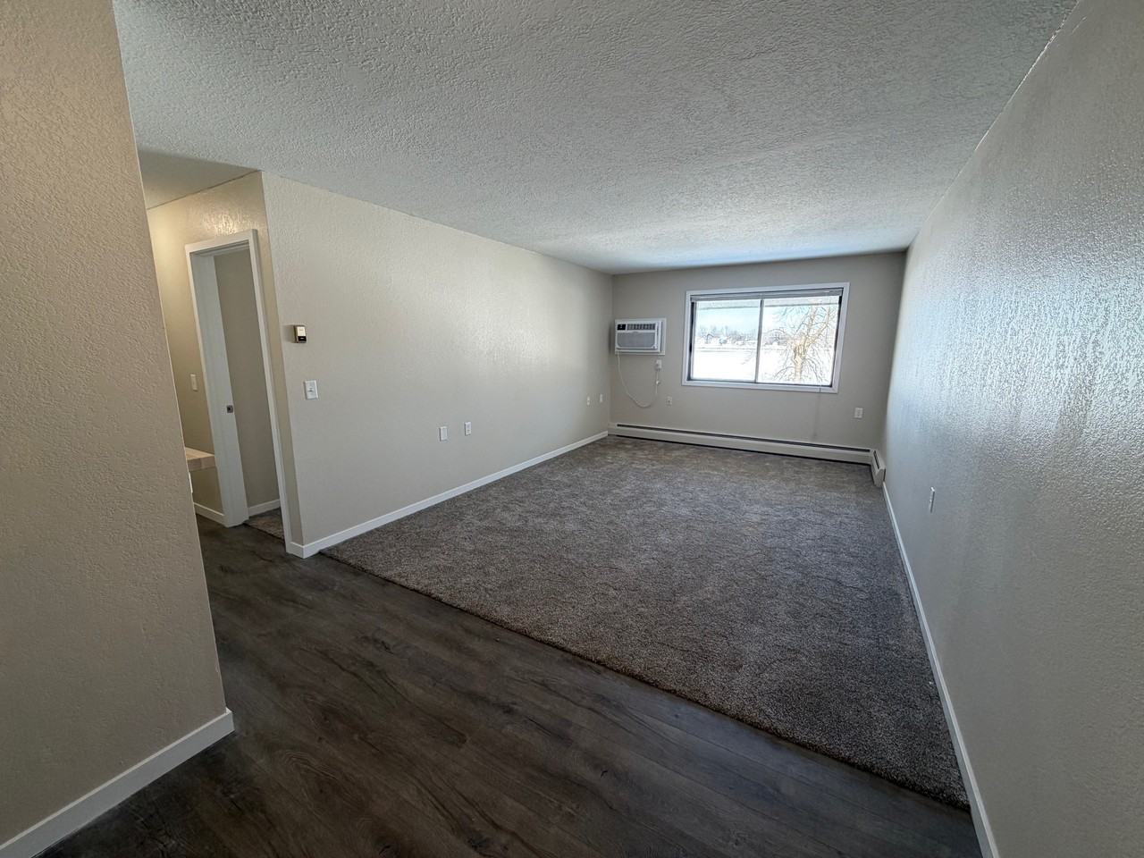 Lakeside Villa Apartments - Photo 6 of 15