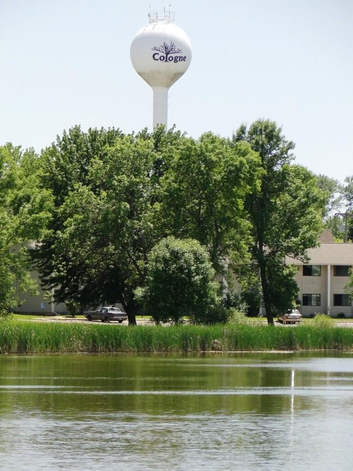 Lakeside Villa Apartments - Photo 7 of 15