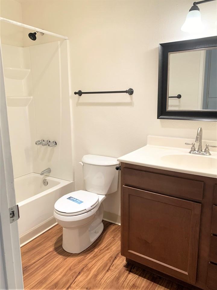 1304 ROXANNE DR - Photo 3 of 15
