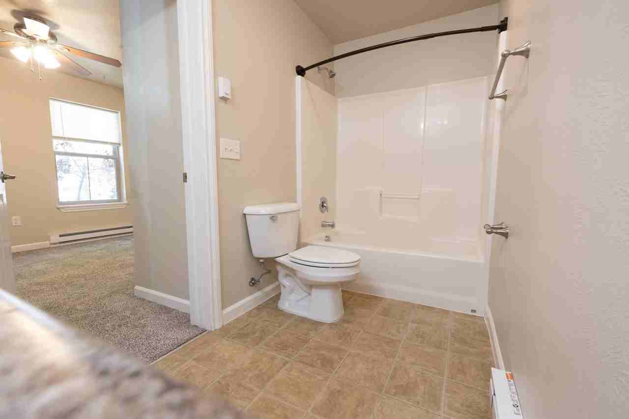 1909 Kensington Avenue - Photo 3 of 8