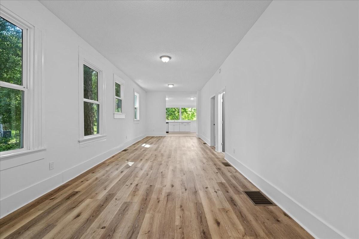 428 East 6th Street - Photo 7 of 26