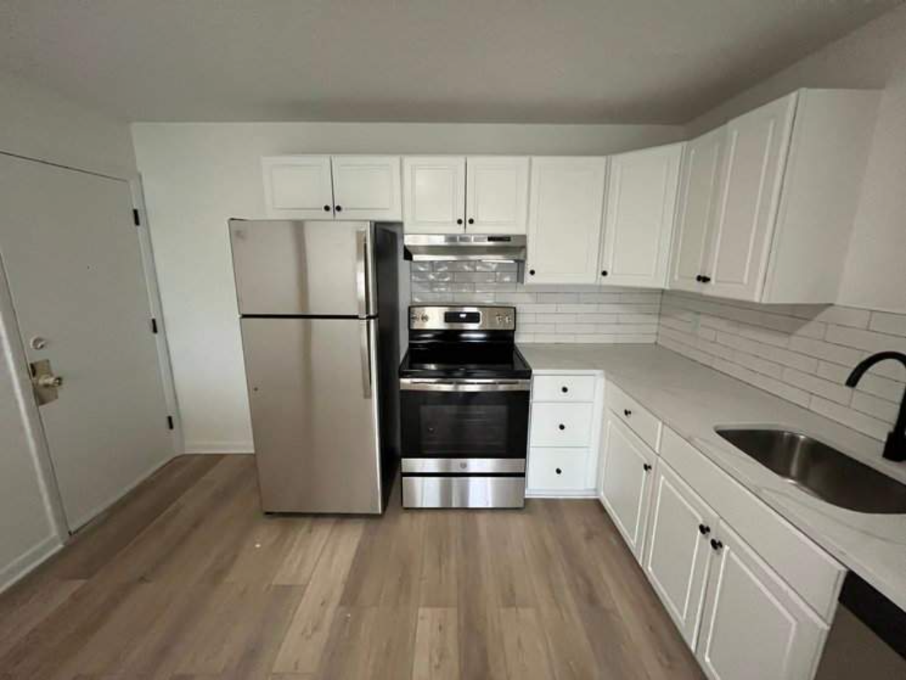 18 Pierce St #3 - Photo 3 of 6