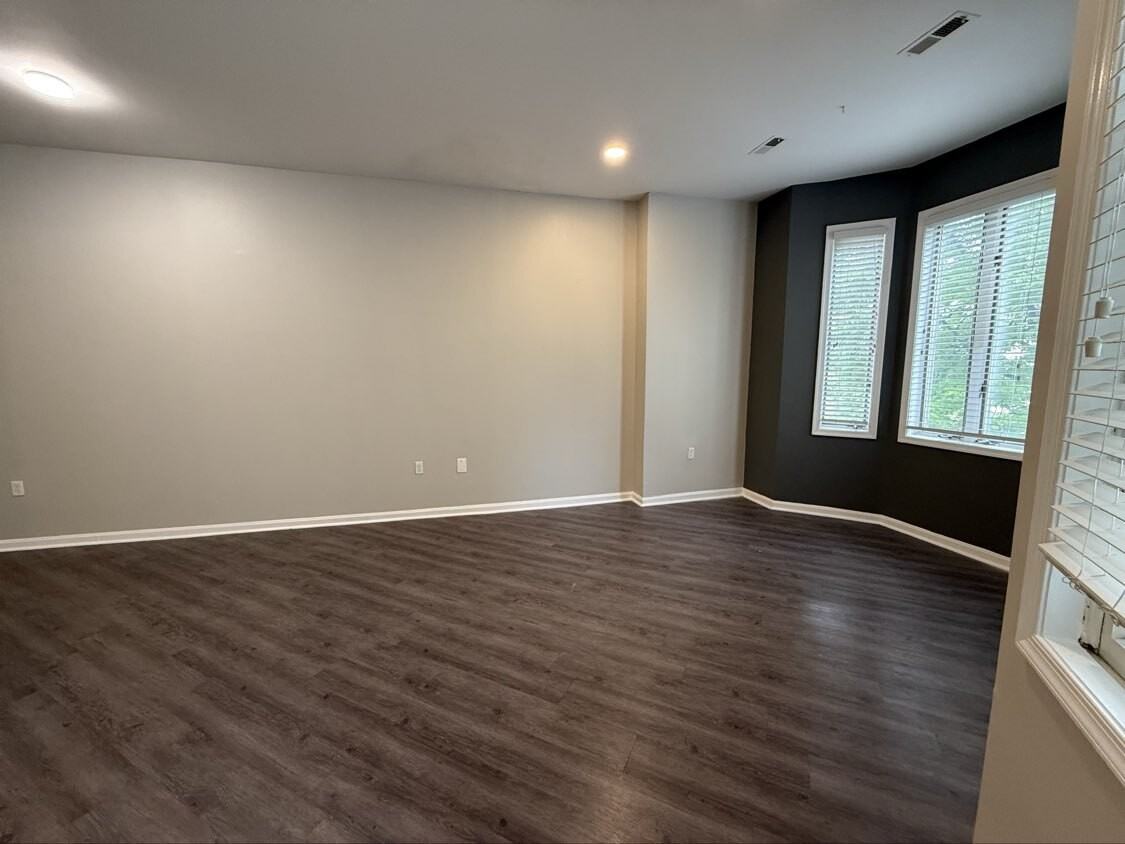 Vernon Homes - Photo 5 of 28