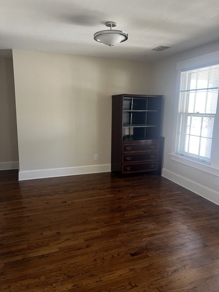 206 North Poplar Street - Photo 6 of 13