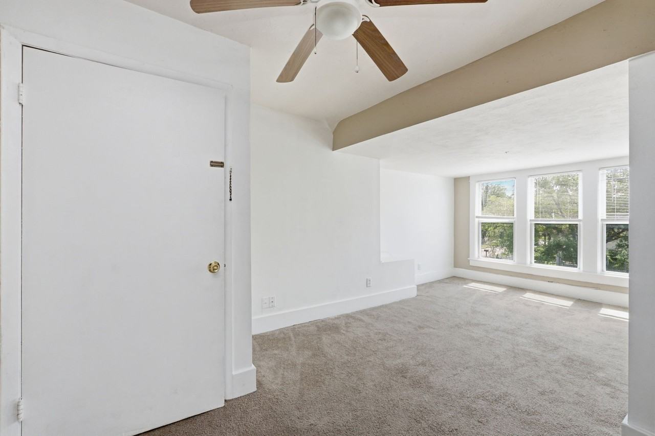 104 North Clyde Avenue - Photo 4 of 14