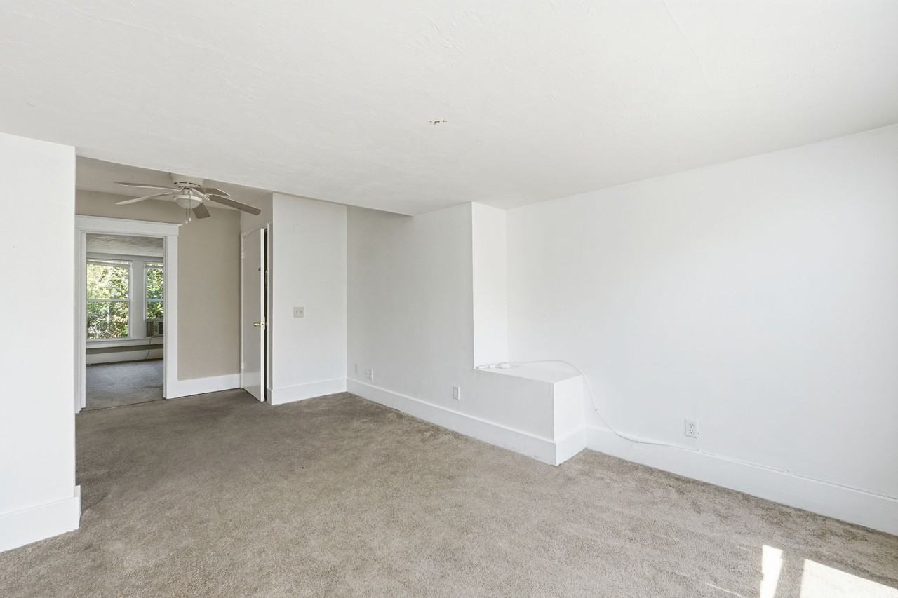 104 North Clyde Avenue - Photo 7 of 14