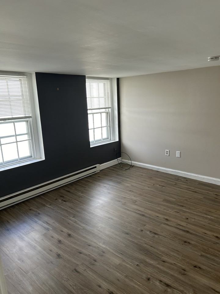 347 Main Street - Photo 4 of 9