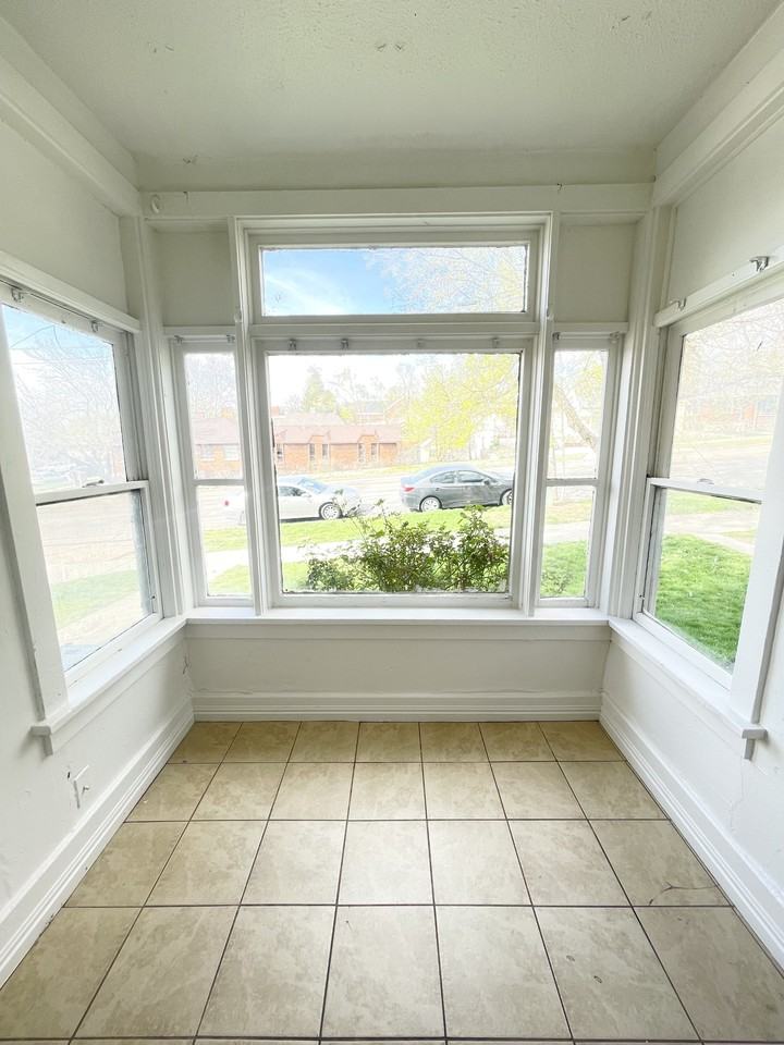 613 28th St. #1 - Photo 4 of 18