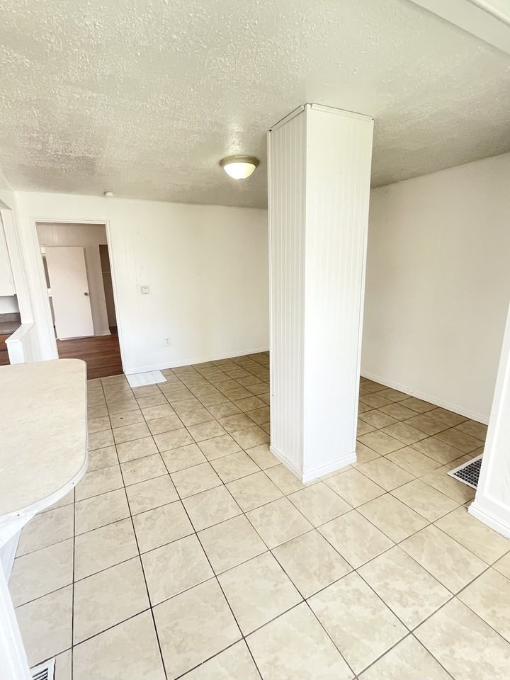 613 28th St. #1 - Photo 6 of 18