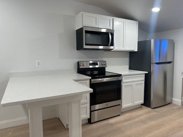 219 Hanover Street - Photo 3 of 6