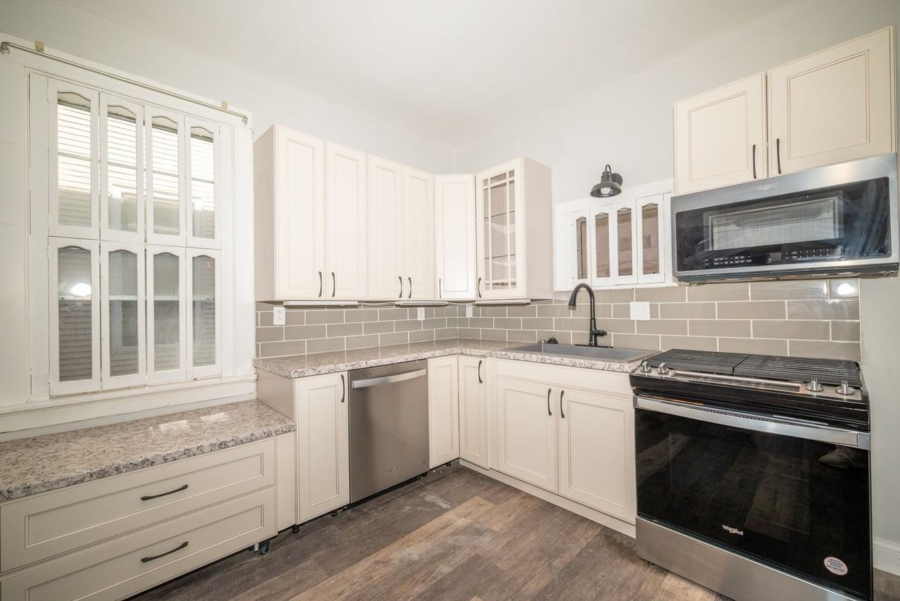 405-407 W Main St - Duplex - Photo 4 of 50