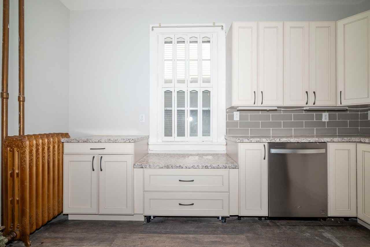405-407 W Main St - Duplex - Photo 6 of 50