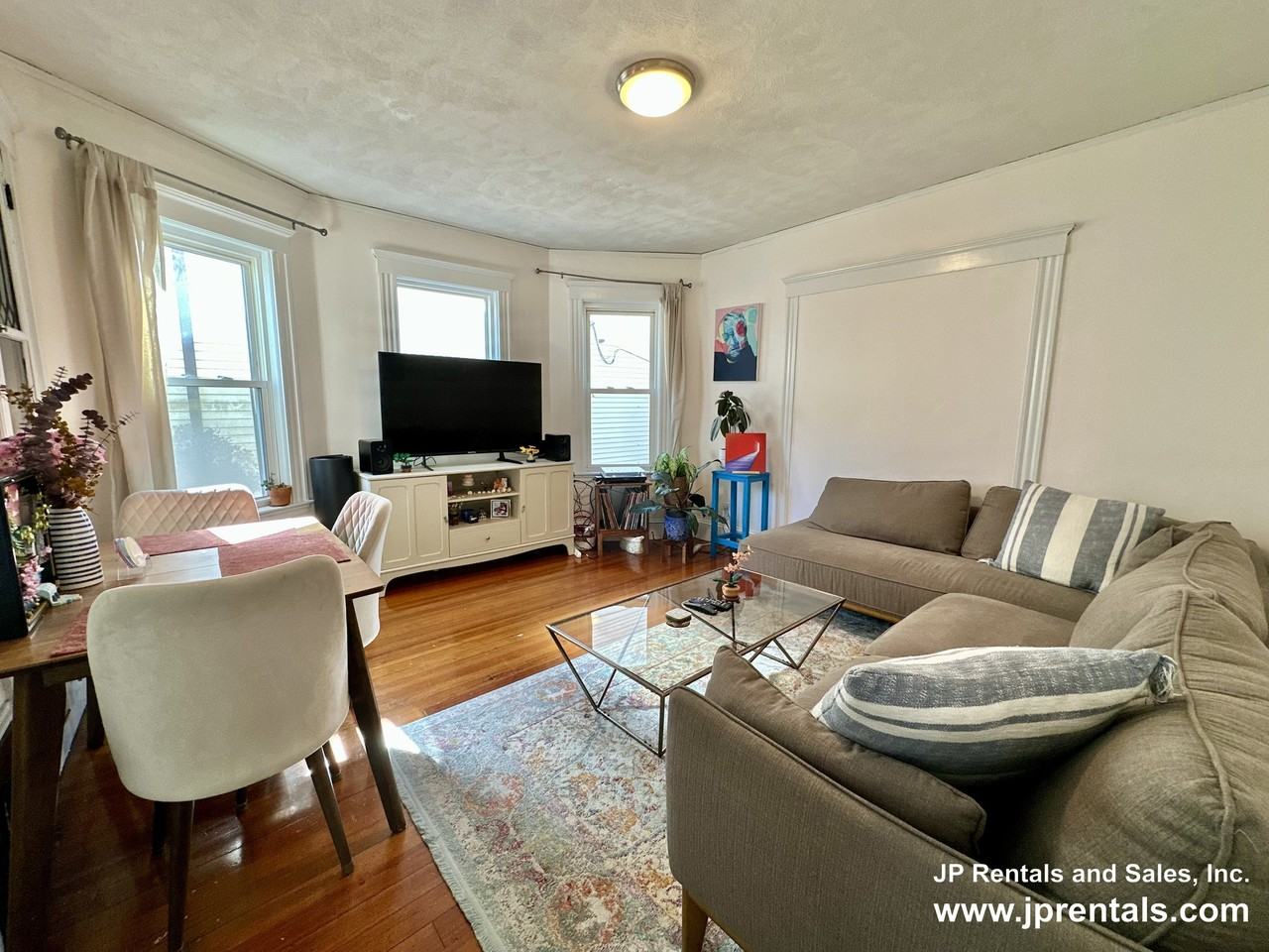 369 Centre St #2 - Photo 7 of 17