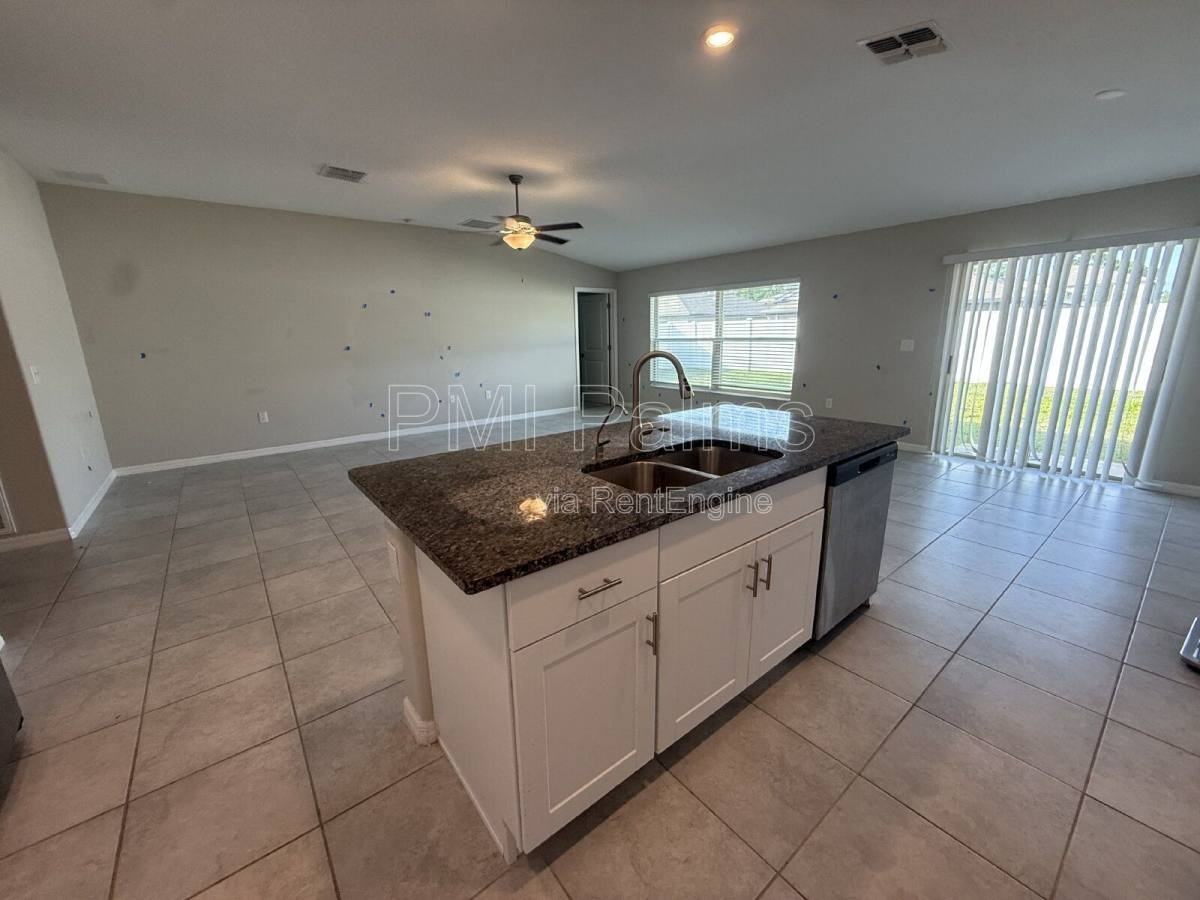 10332 Alder Green Dr - Photo 7 of 10
