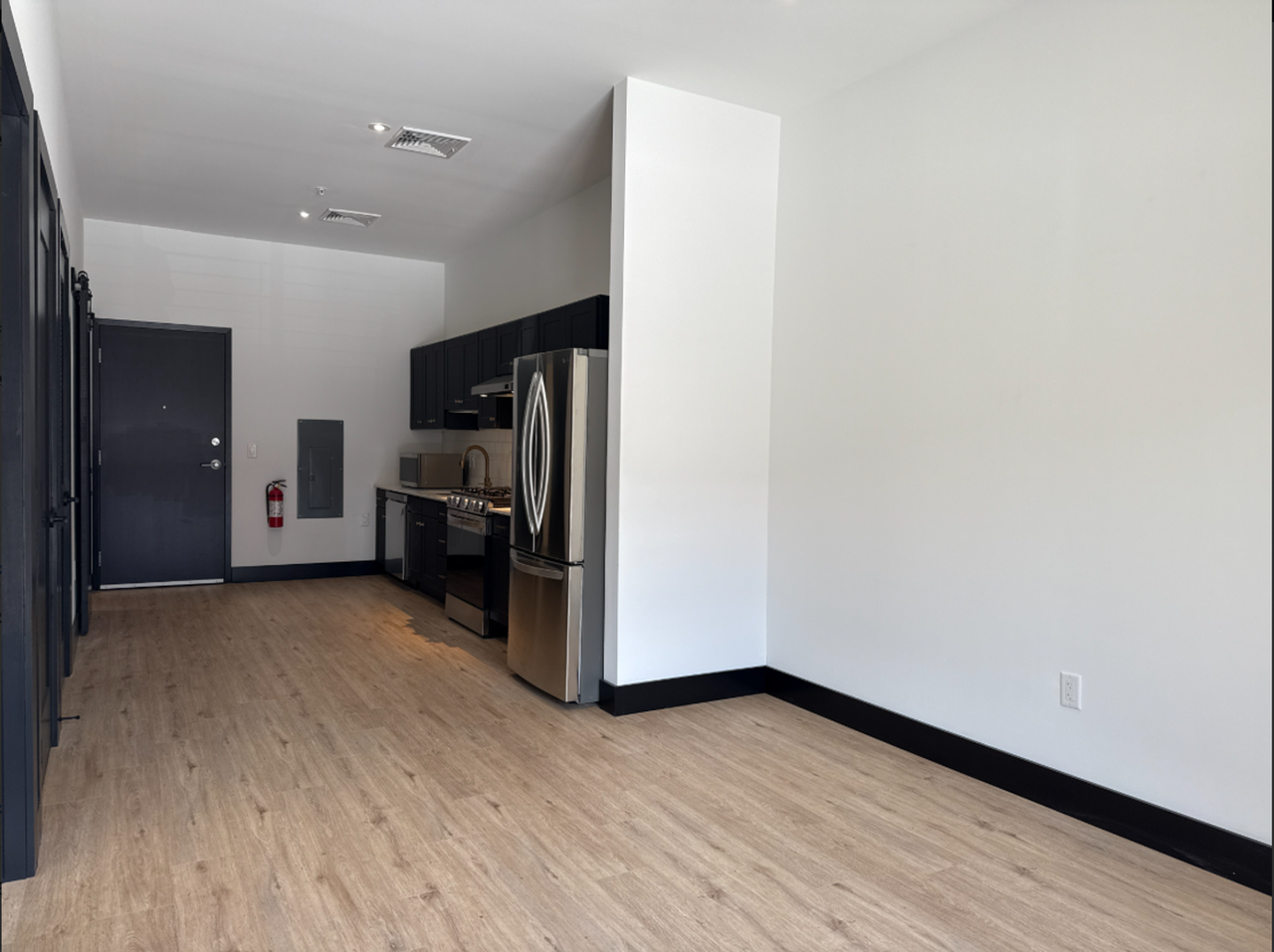 Watermark Residences - Photo 7 of 13