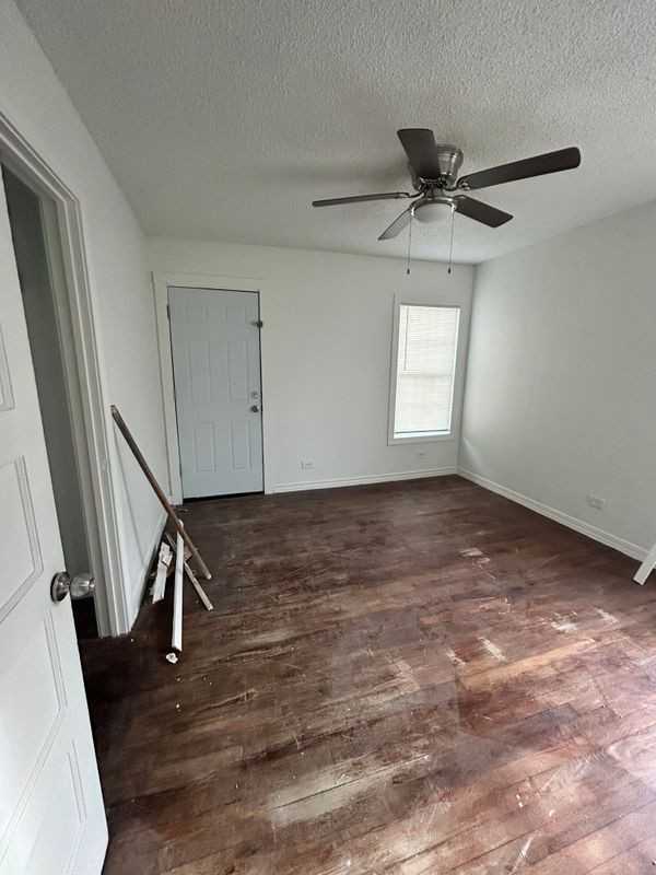 626 Kirk Pl - Photo 4 of 6