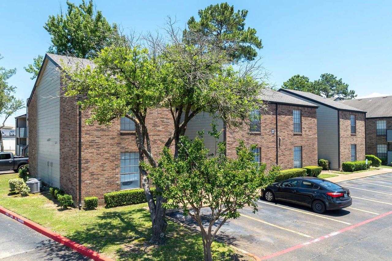 Westridge Apartments - Photo 3 of 30