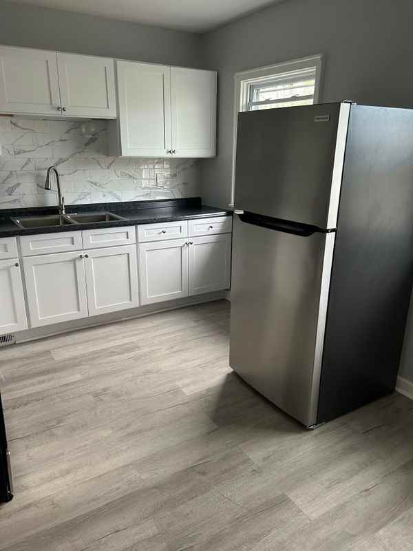 126 Woodruff Ave - Photo 5 of 9