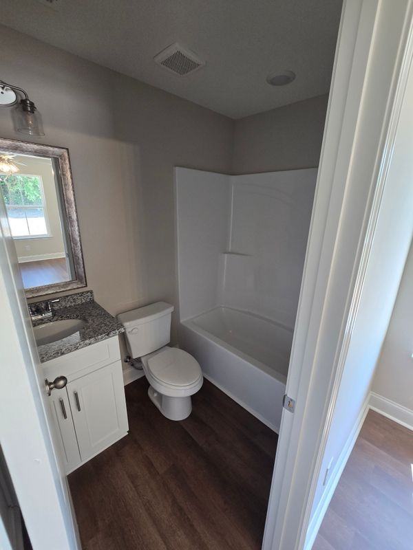302 W Hawaii Ave - Photo 5 of 8