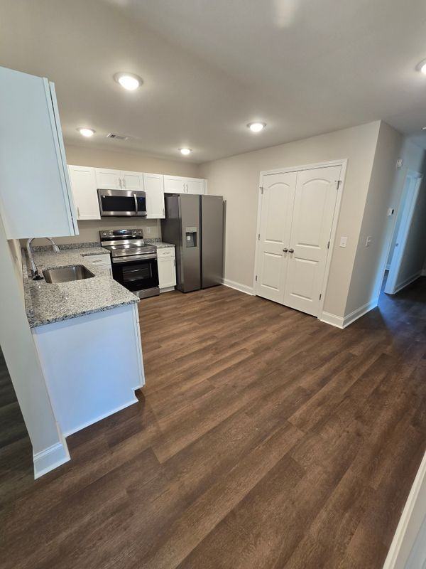 302 W Hawaii Ave - Photo 7 of 8