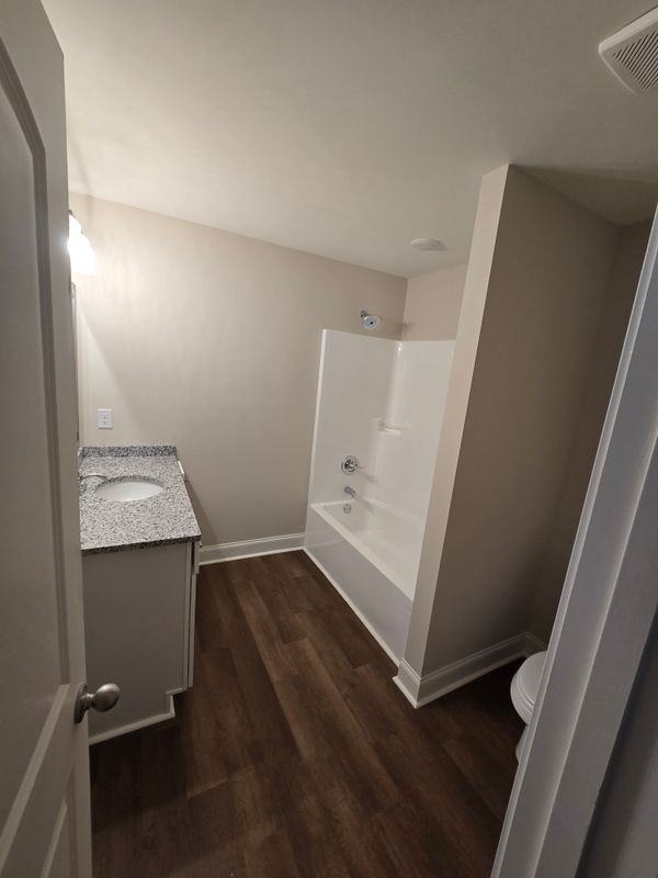 302 W Hawaii Ave - Photo 3 of 9