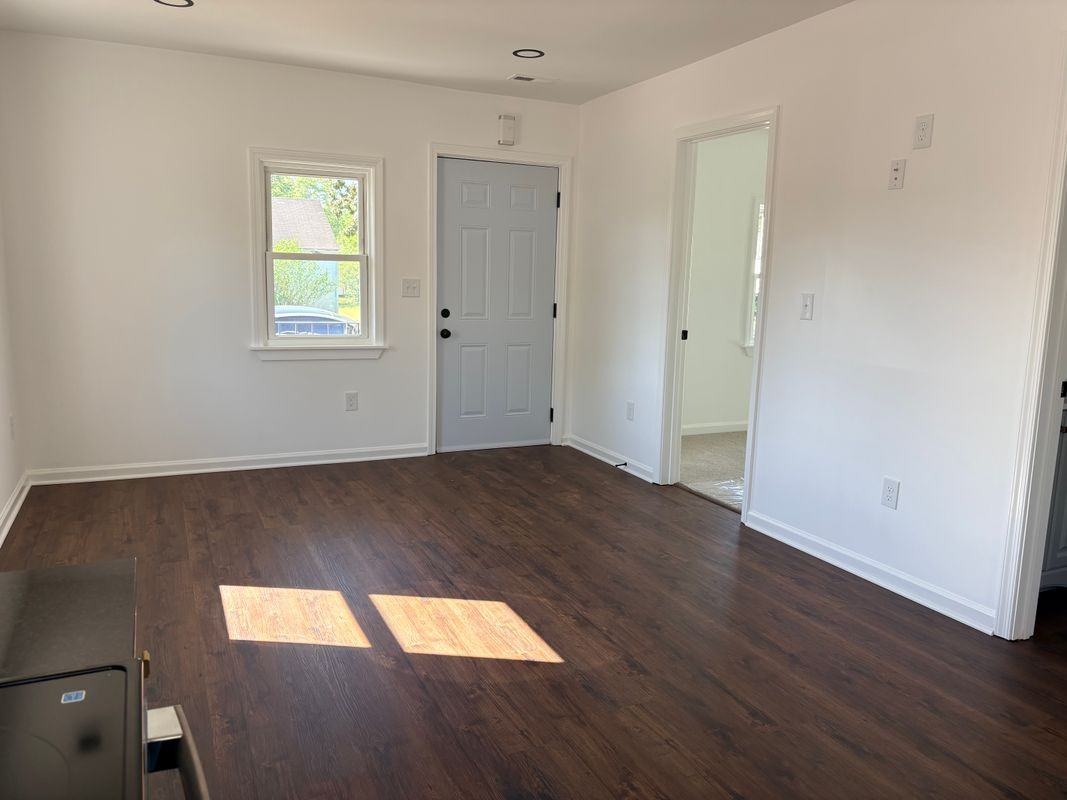1401 Hanover St - Photo 2 of 12