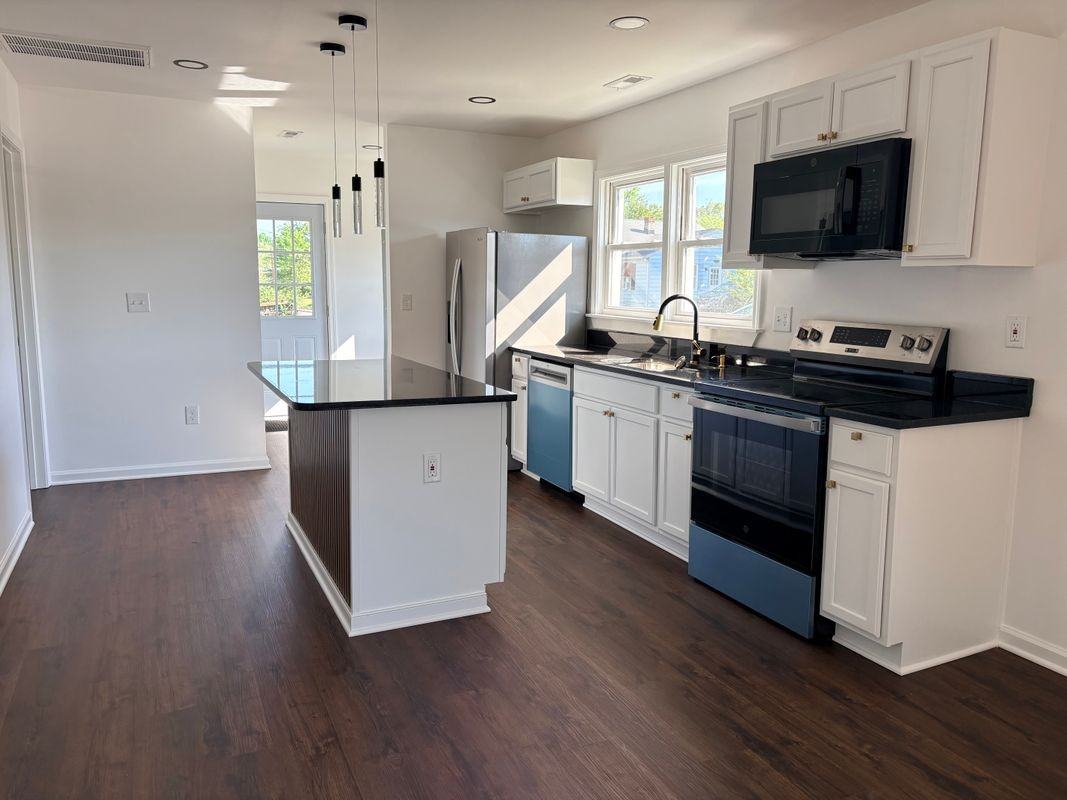 1401 Hanover St - Photo 3 of 12
